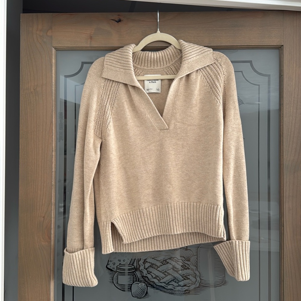 Abercrombie v neck sweater